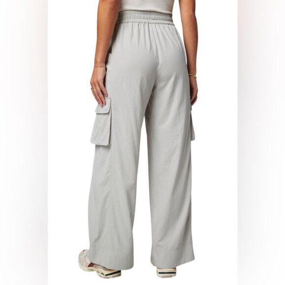 Fabletics Ripstop Cargo Wide Leg Pant, light grey, Medium - Picture 2 of 10